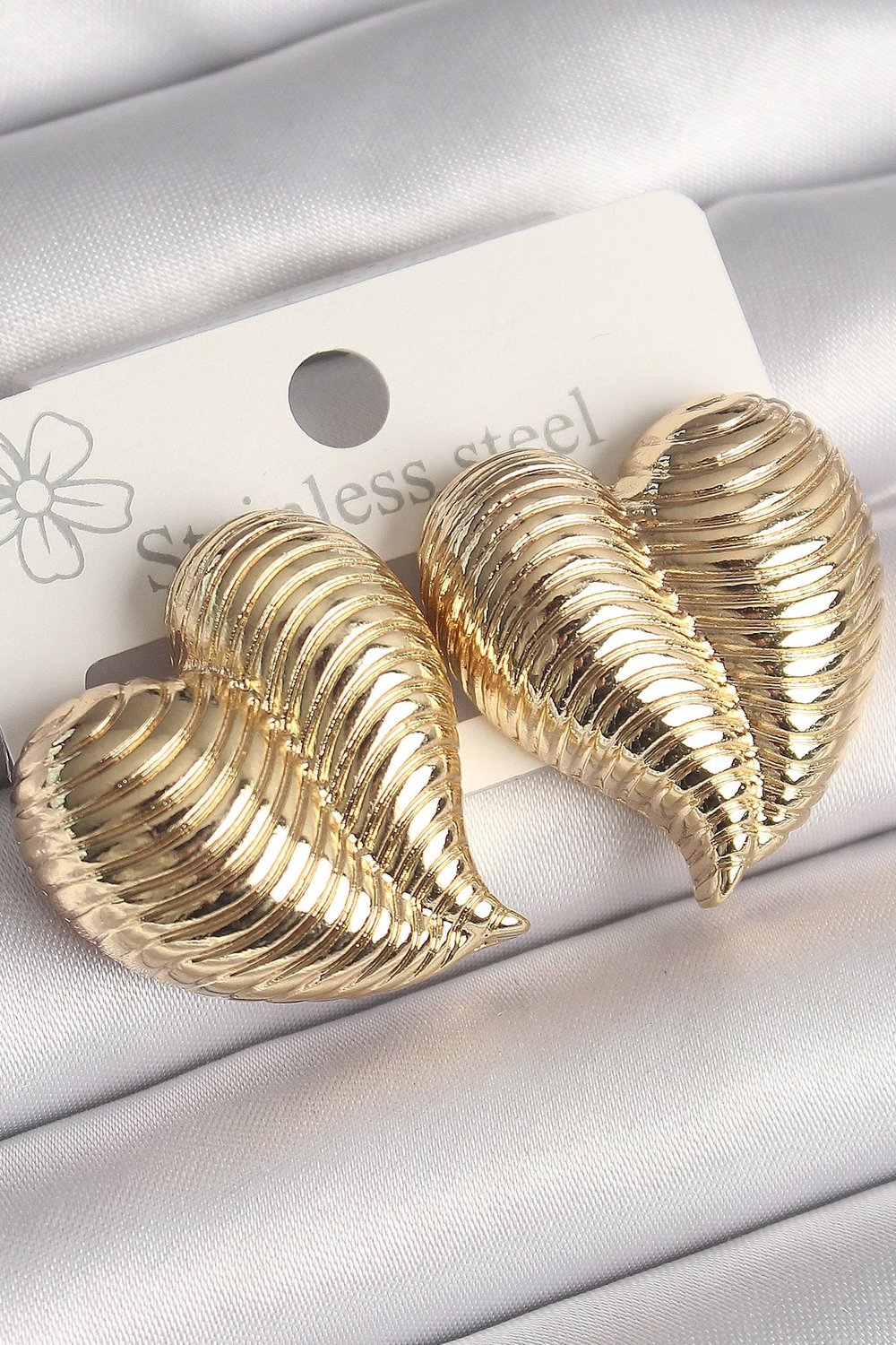 Mey İthalat® Pirinç Gold Renk İşlemeli Bomba Kalp Model Kadın Küpe