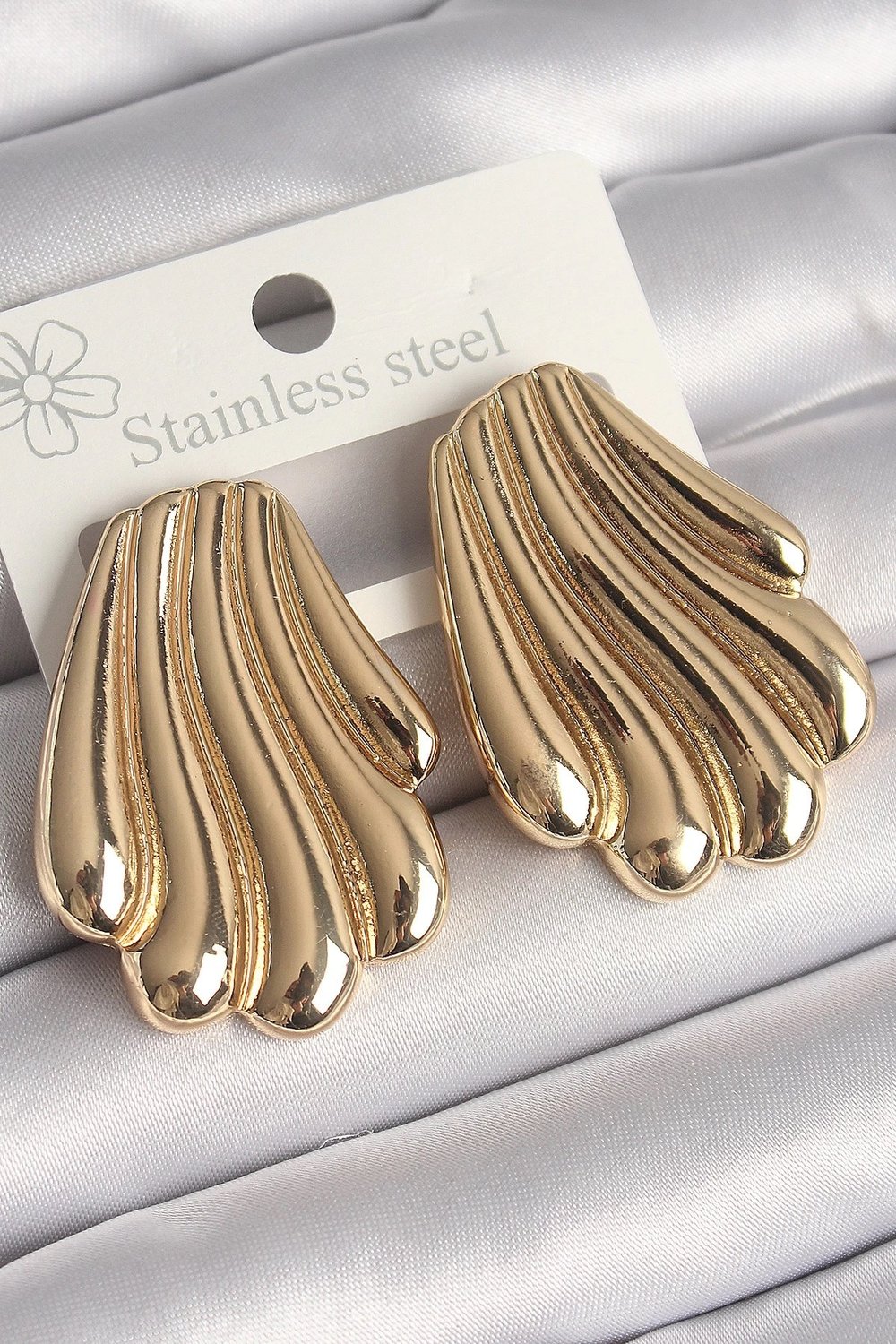 Mey İthalat® Pirinç Gold Renk İşlemeli İstirdye Model Kadın Küpe