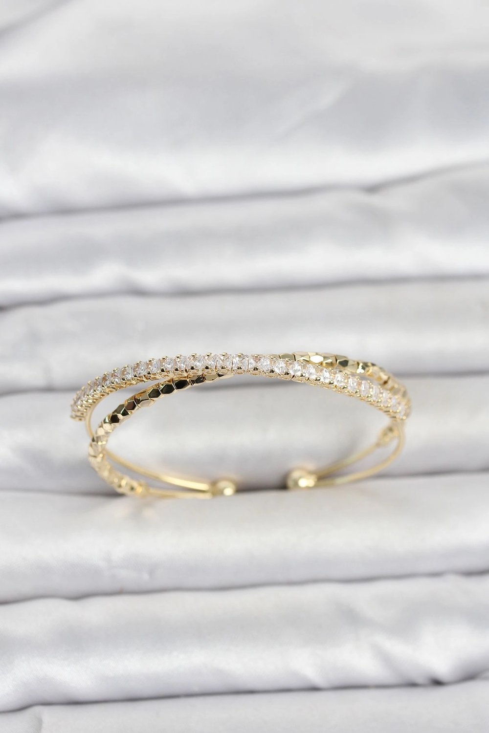 Mey İthalat® Pirinç Gold Renk Zirkon Taşlı ve Dorika Model Kadın Bileklik