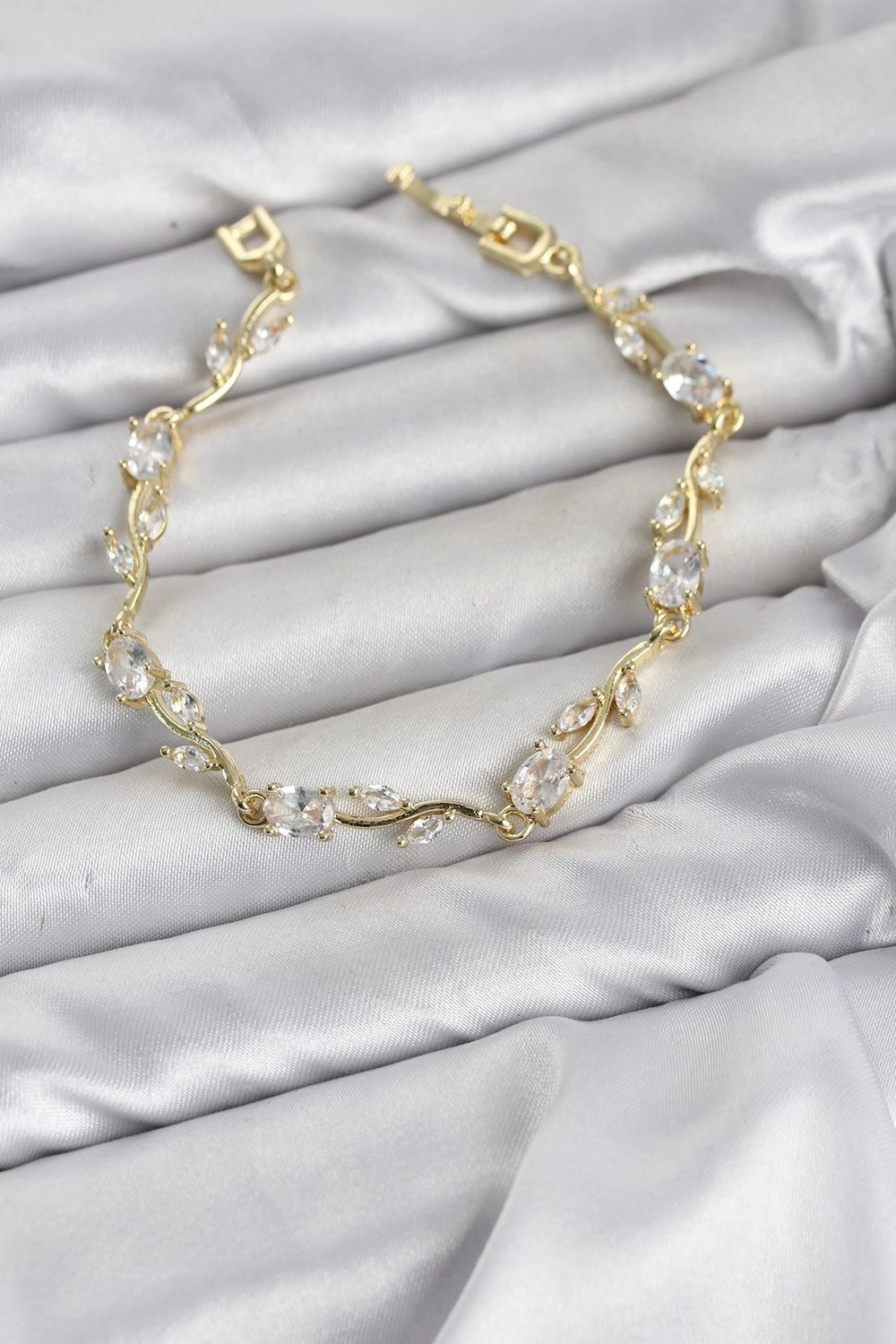 Mey İthalat® Pirinç Gold Renk Zirkon Taşlı Çiçek Model Kadın Bileklik
