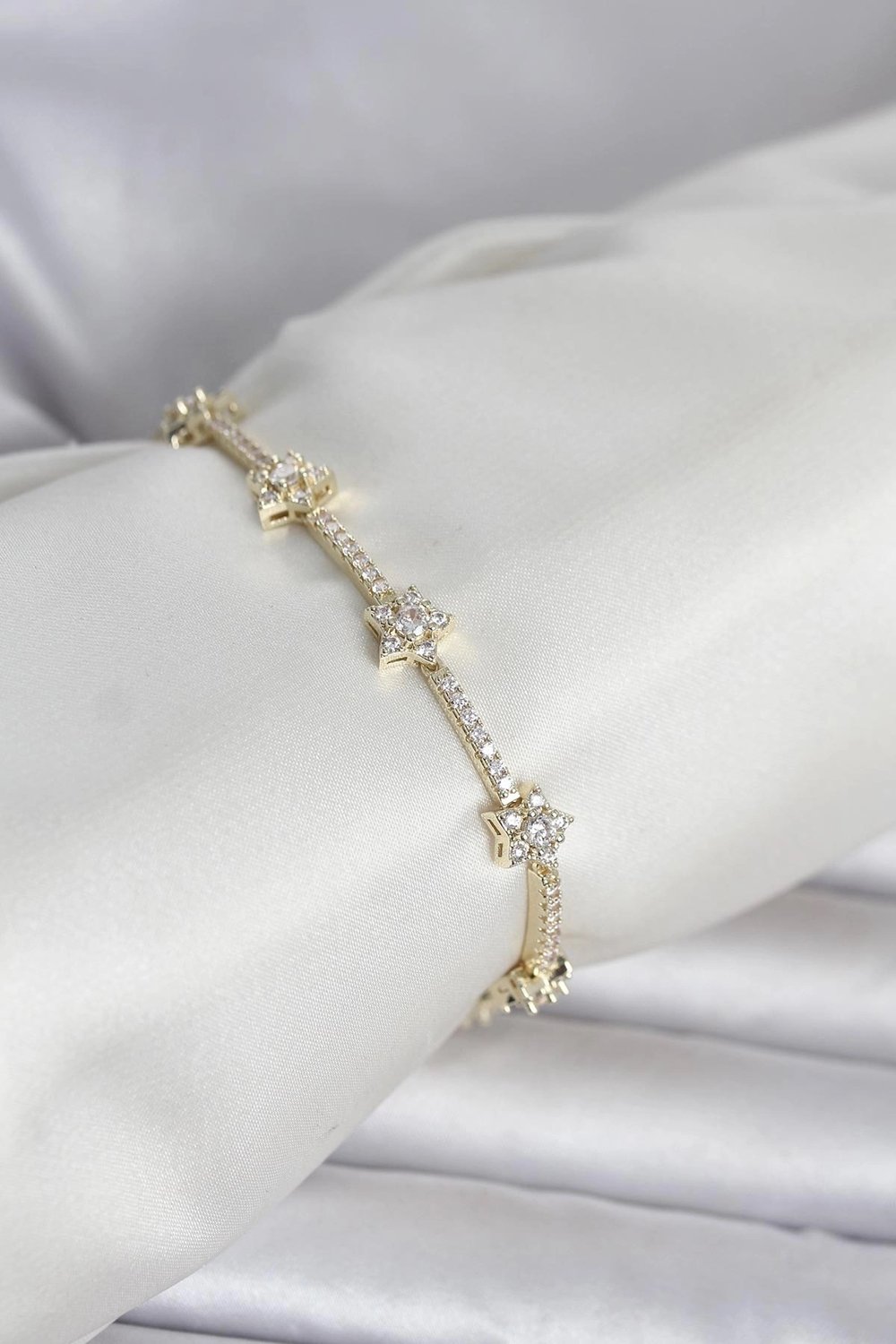 Mey İthalat® Pirinç Gold Renk Zirkon Taşlı Yıldız Model Kadın Bileklik