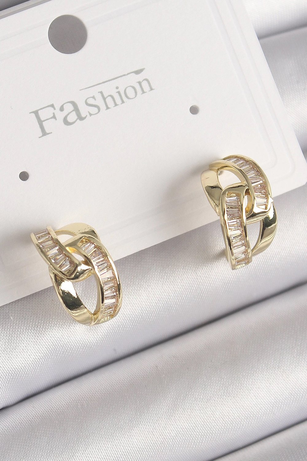 Mey İthalat® Pirinç Gold Renk Zirkon Taşlı Zincir Model Kadın Küpe