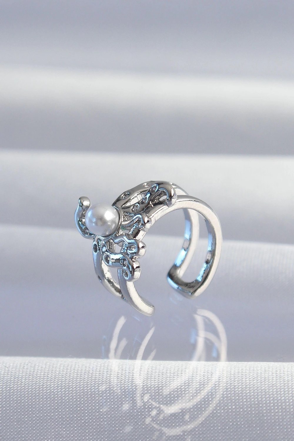 Mey İthalat® Pirinç Gümüş Renk İncili Ahtapot Earcuff Küpe