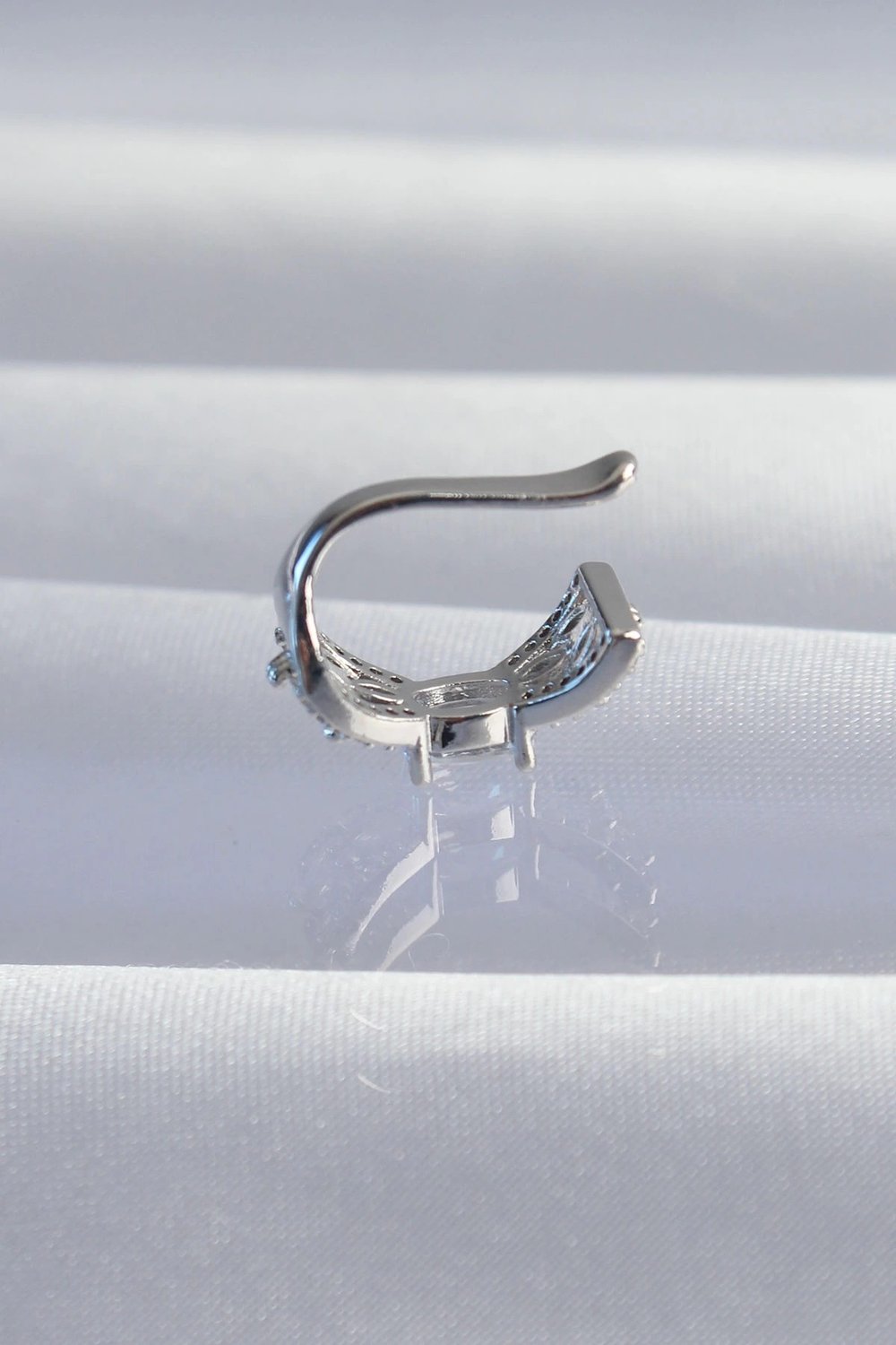 Mey İthalat® Pirinç Gümüş Renk Zirkon Taş Kaplama Earcuff Küpe