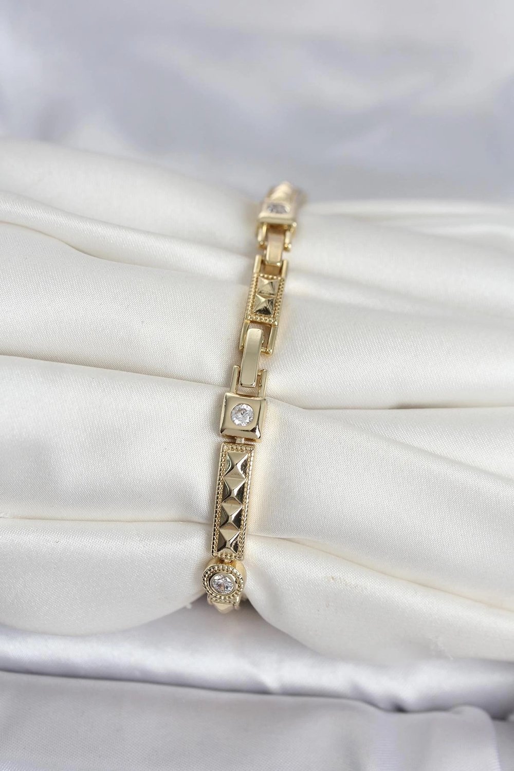 Mey İthalat® Xuping Punta Model Gold Renk Kadın Bileklik