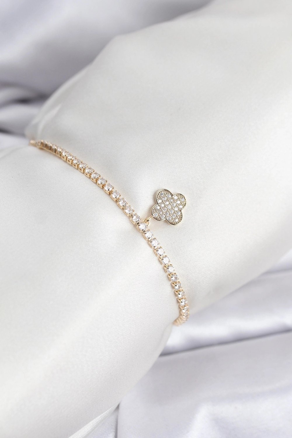 Mey İthalat® Yonca Model Zirkon Taşlı Gold Renk Asansörlü Su Yolu Bileklik