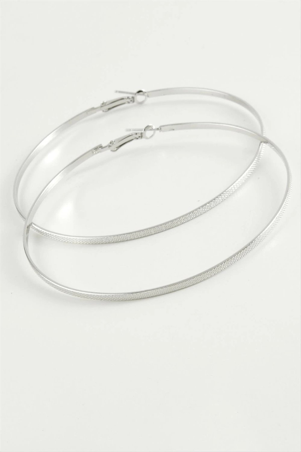 Noktalı Metal Halka Küpe 8-10 cm