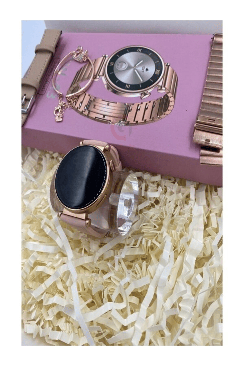Pembe Rose Gold Kasa ve Silikon Kordonlu Kadınlar İçin Akıllı Saat, AMOLED Ekran ve NFC Özellikli