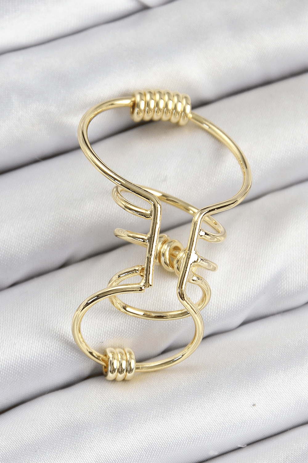 Pirinç Halkalı Model Gold Renk Kıkırdak Küpe