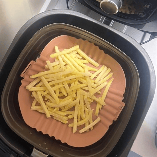 Renkli Isıya Dayanıklı Yıkanılabilir Silikon Fırın  Airfryer Kare Model Pişirme Matı 20 Cm Bx40