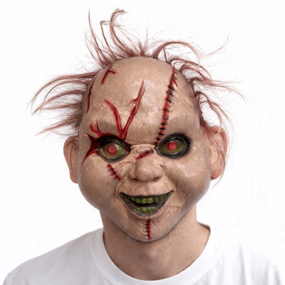 Saçlı Chucky Korku Maskesi – Gerçekçi Dikişli ve Detaylı Maske