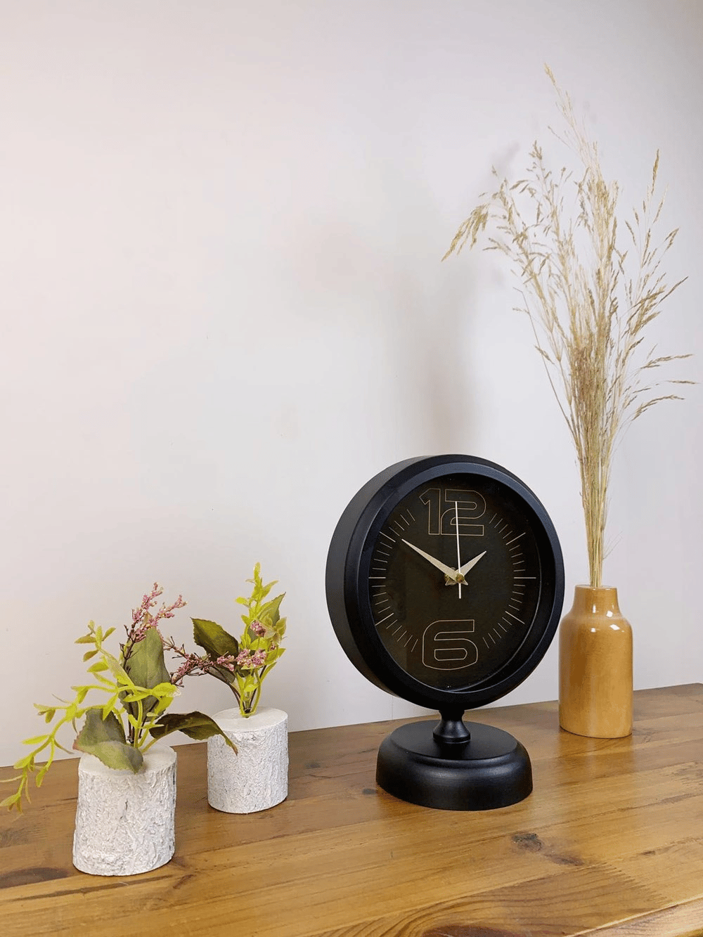 Siyah Metal Spor Masa Saati 25×20 cm