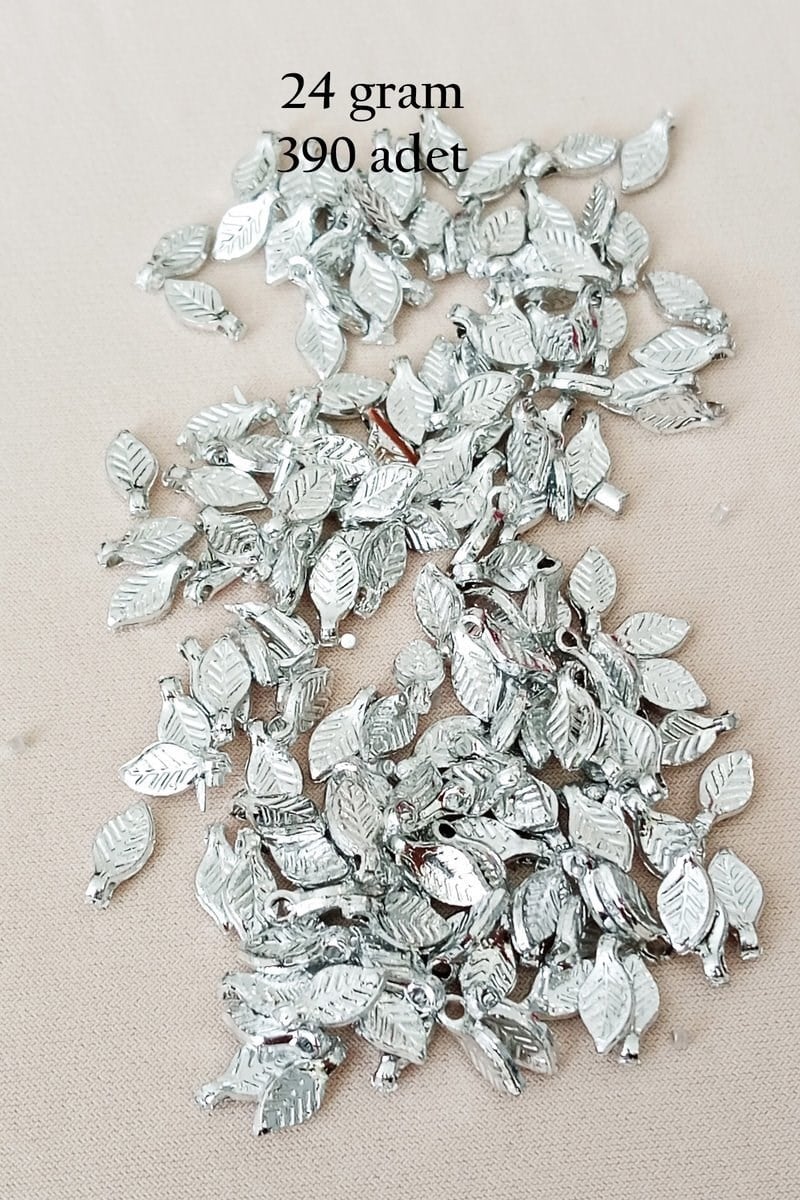 Oya Abiye Bileklik Kolye Pleksi Metalik Plastik Pul Gümüş Renk 24 gram 390 adet - BNC574