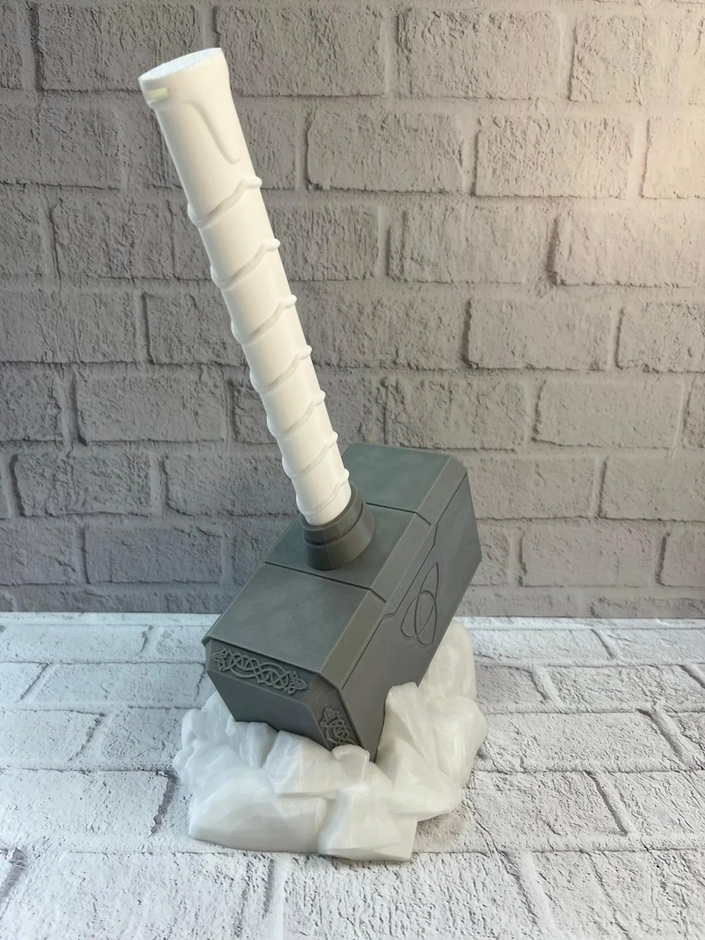 THORUN ÇEKİCİ