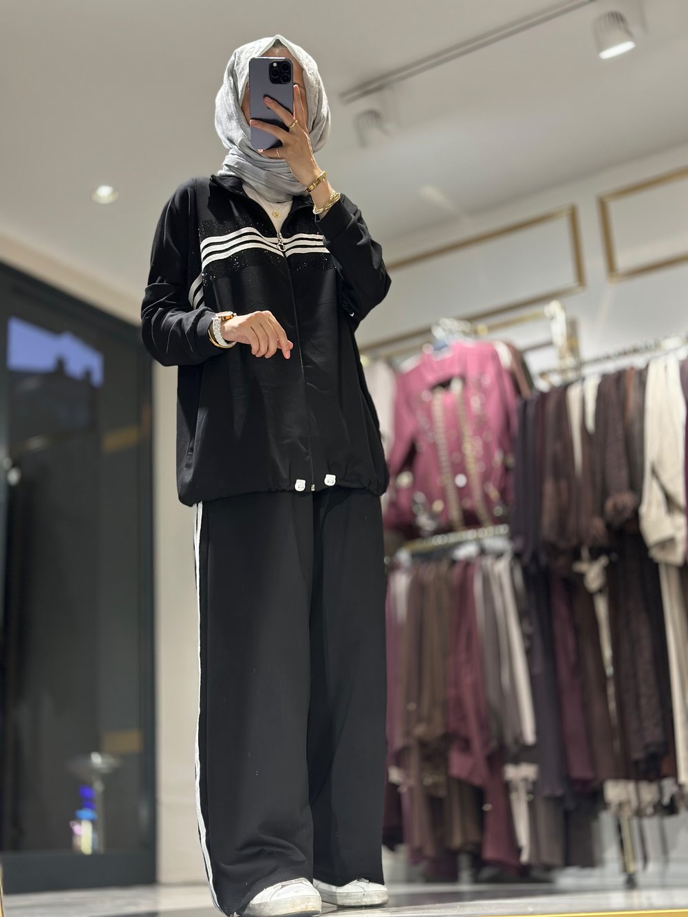 4043 ÇİZGİLİ TAŞ DETAY SPOR TAKIM
