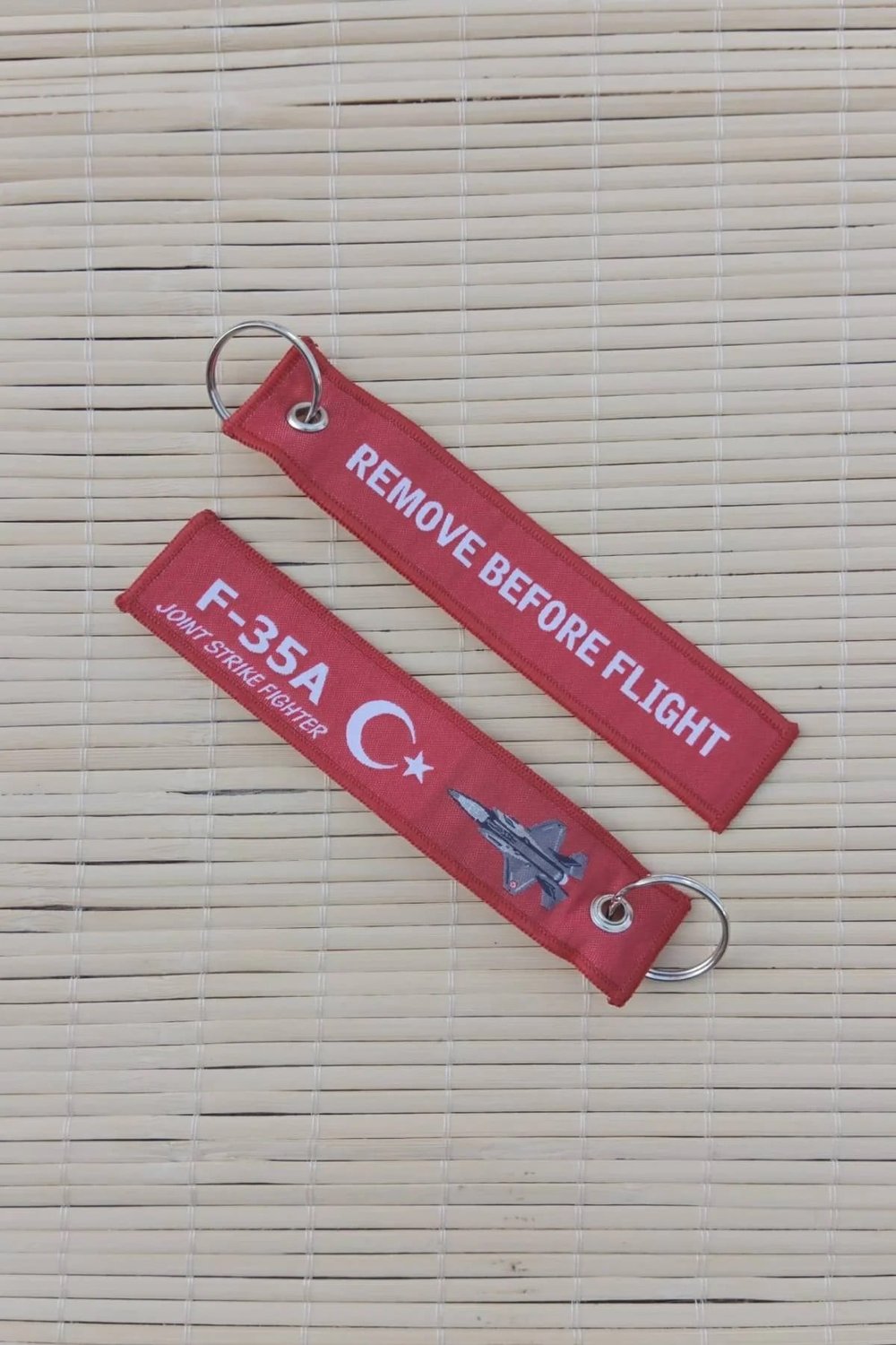 2 Adet F-35a Remove Before Flight Joint Strike Fighter Yazili Kirmizi Beyaz Nakis İslemeli Bez Anahtarlik