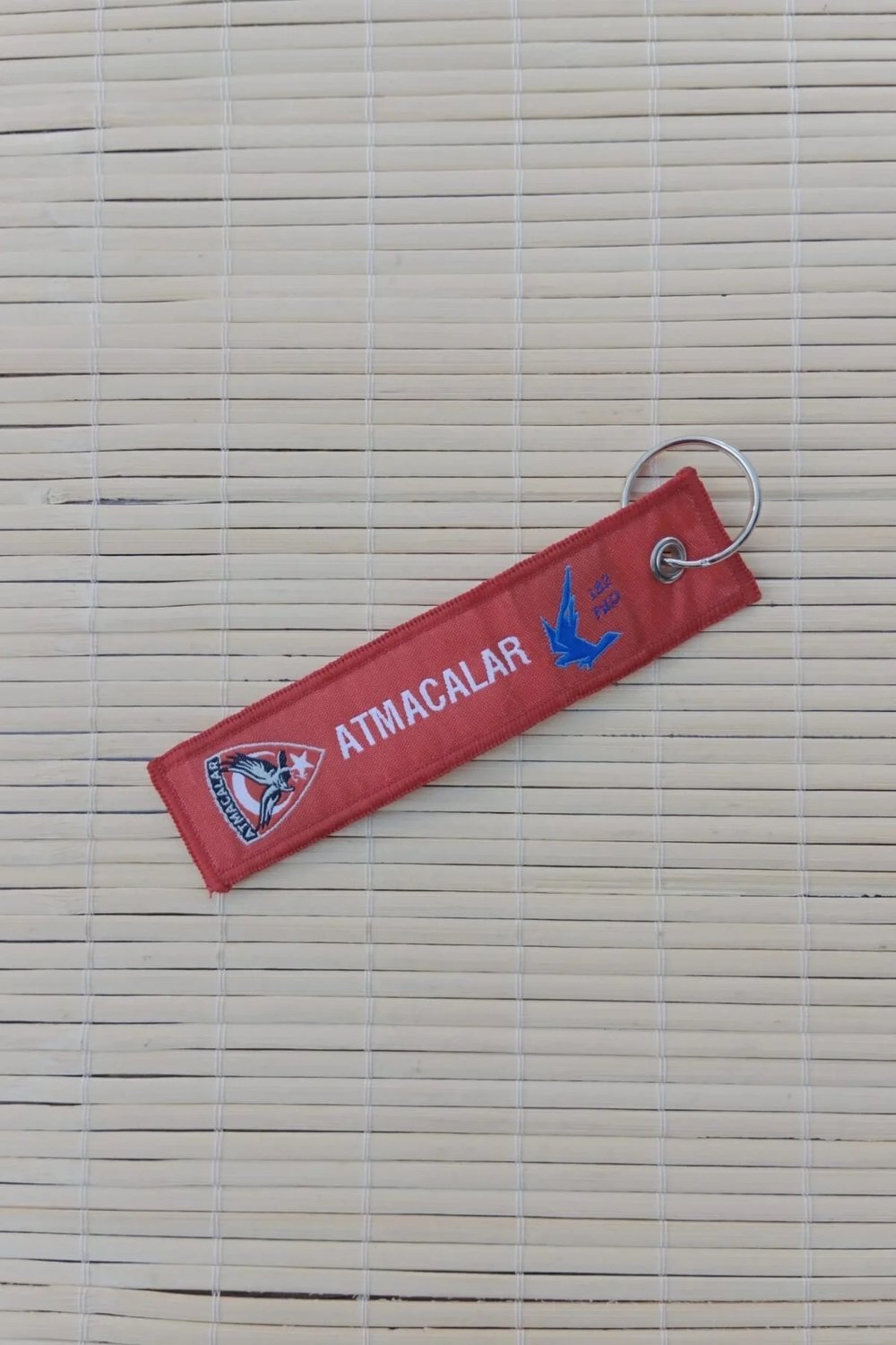 Atmacalar Yazili Kirmizi Beyaz Nakis İslemeli Bez Anahtarlik