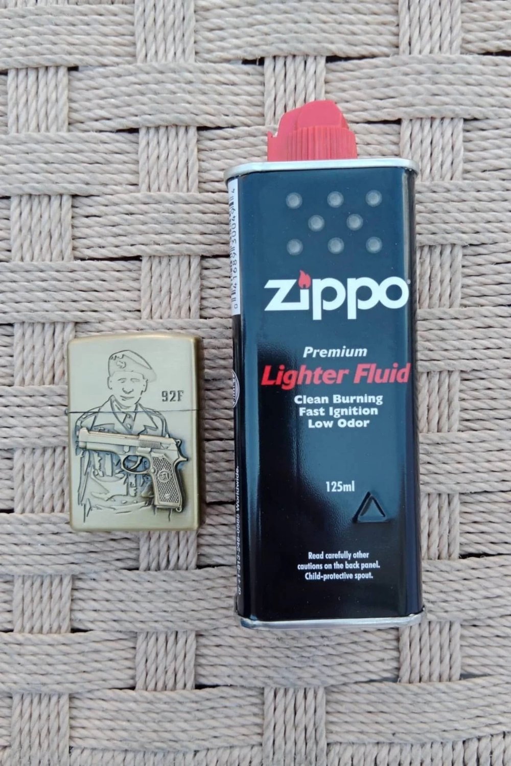 Ozel Tasarim Sari Renkli 92f Tabancali Asker Kabartmali Word A Gun Yazili Mermi Ve Hedef Tahtali Premium Zippo Cakmak