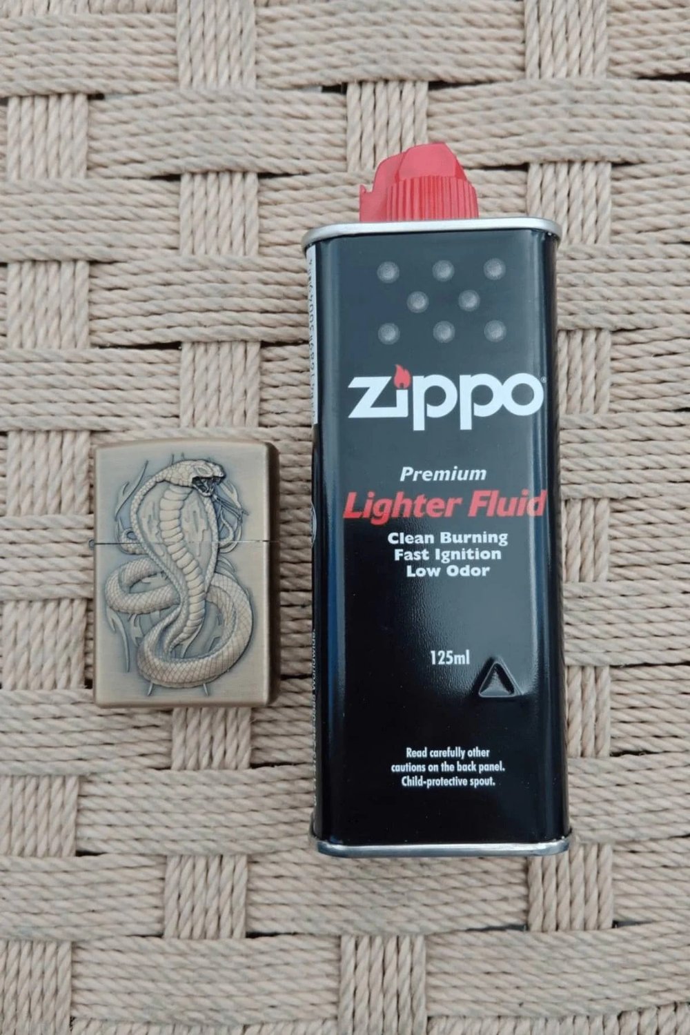 Ozel Tasarim Sari Renkli Snake Kobra Yilan Kabartmali Premium Zippo Cakmak