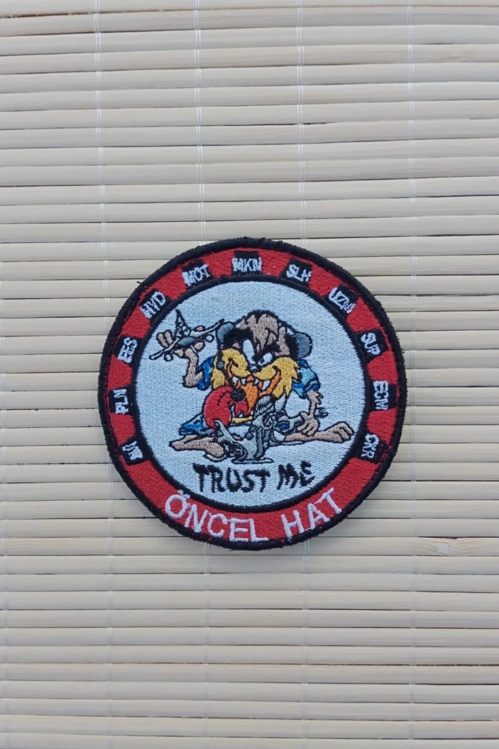 Trust Me Oncel Hat Yazili Nakis İslemeli Arma Pec Patch