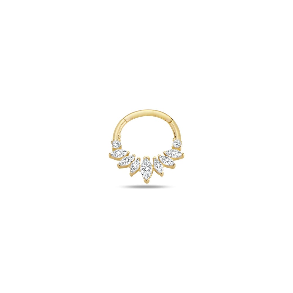 Markiz sıralı taş helix piercing