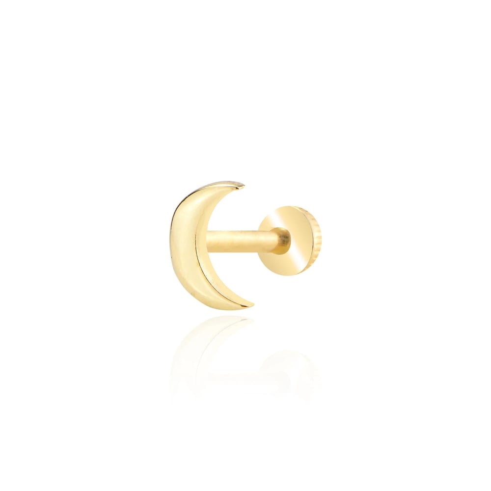 Taşsız Ay model tragus piercing