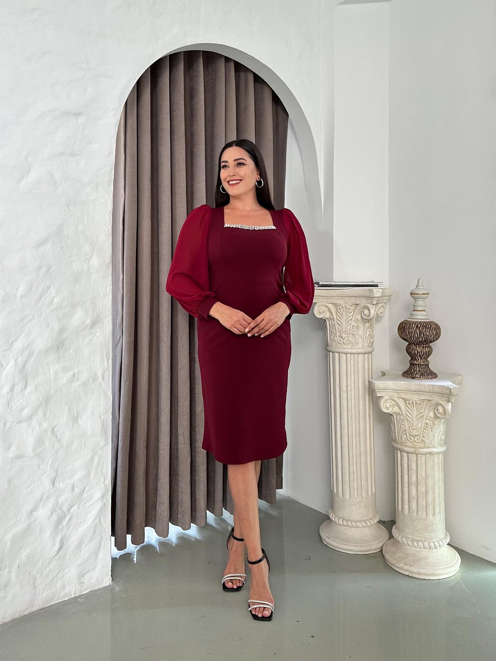 Göğsü Taş Detaylı Elbise Bordo