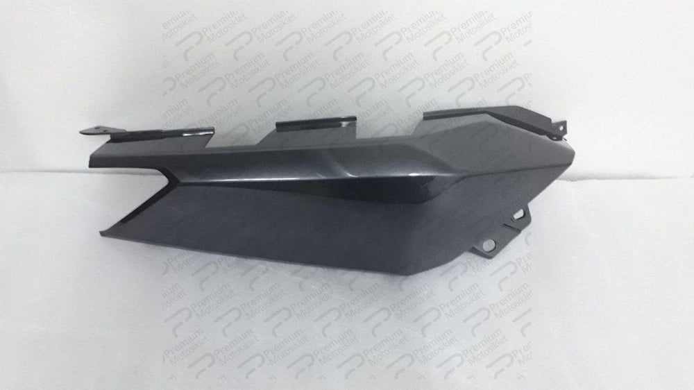 XMAX 400 SAĞ KUYRUK KARENAJI PARLAK GRİ (2016-2017 MODEL YILLARI)