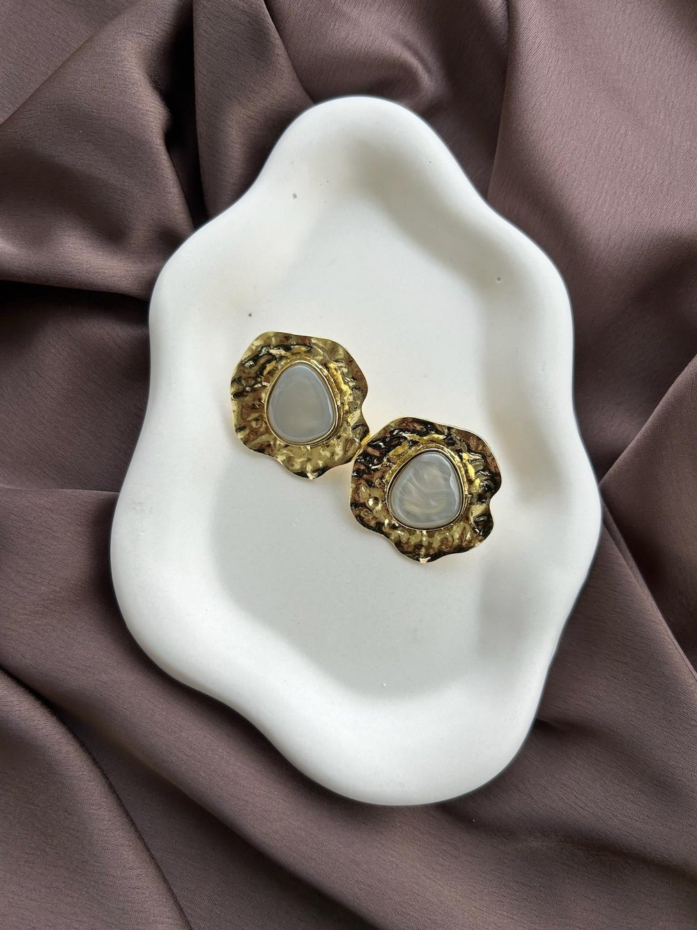 Vip Seri Gold Gri Taşlı Küpe