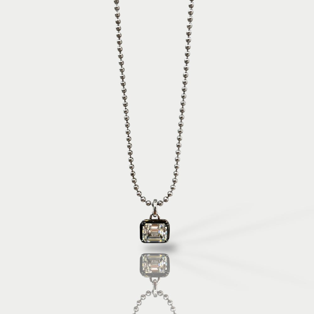 BEYAZ SAFİR TAŞLI İTHAL GÜMÜŞ KOLYE 
