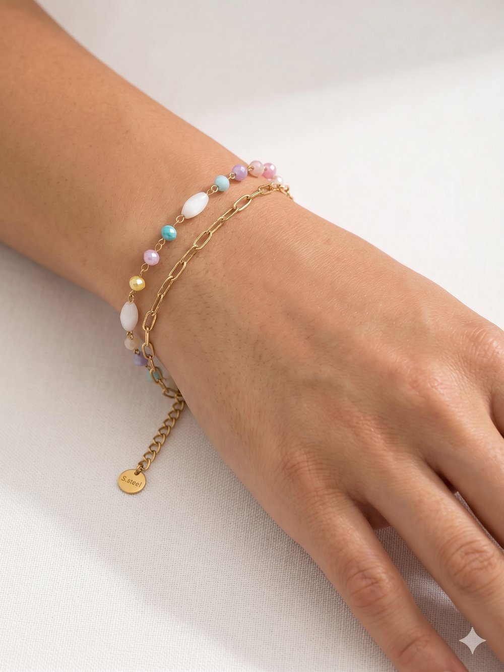 26blk39 - Pastel Boncuklu Gold Çelik Bileklik