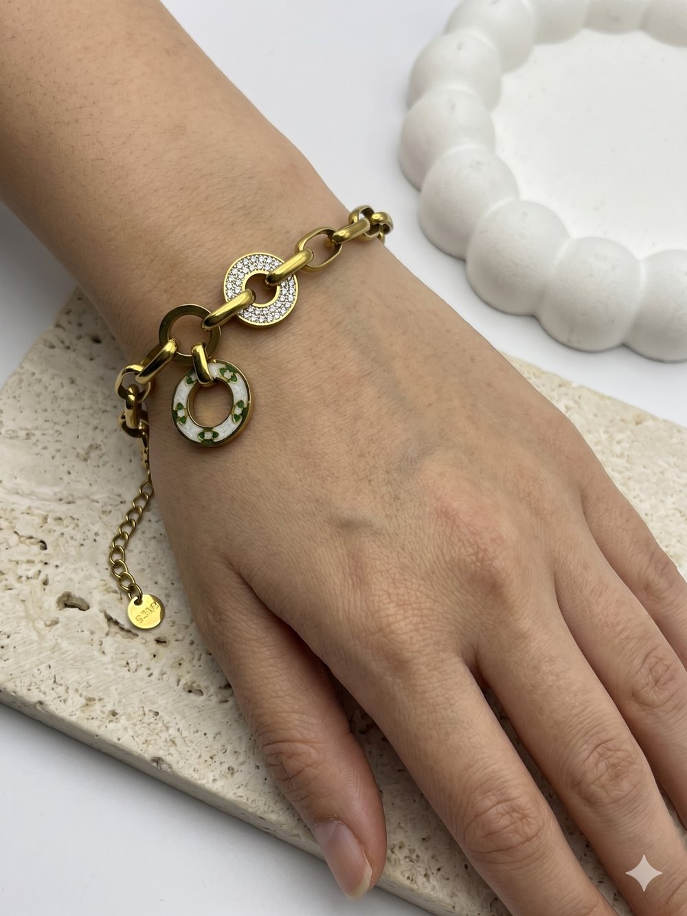 26blk46 -Halka Charm Detaylı Gold Çelik Bileklik