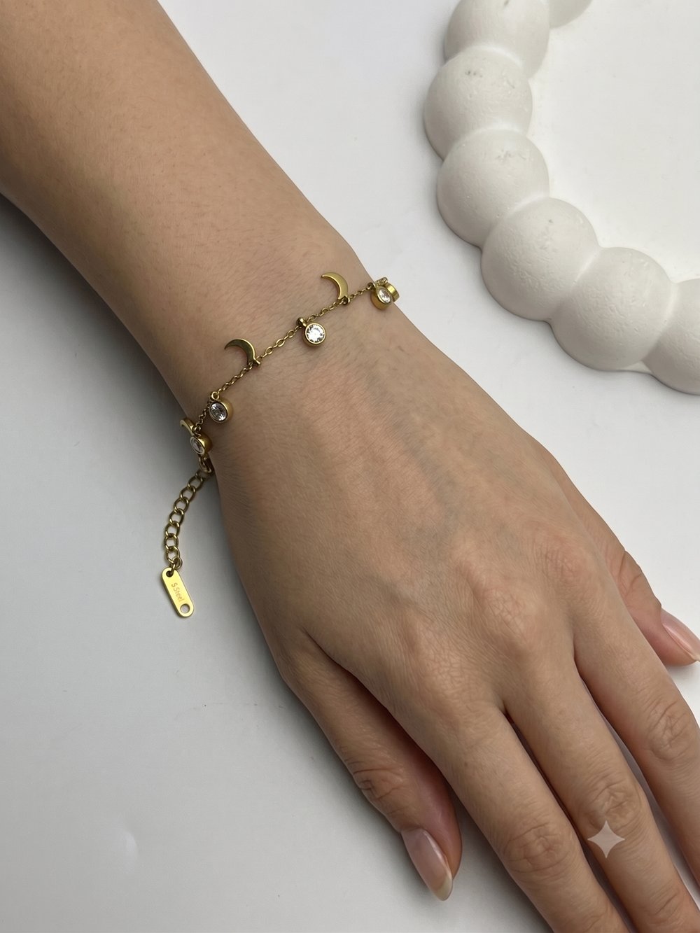 26cmblk19 -CM Ay Detaylı Gold Çelik Bileklik