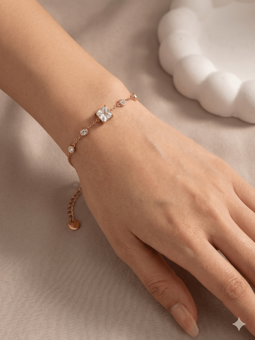 26cmblk42 - CM Prenses Taş Detaylı Gold Çelik Bileklik