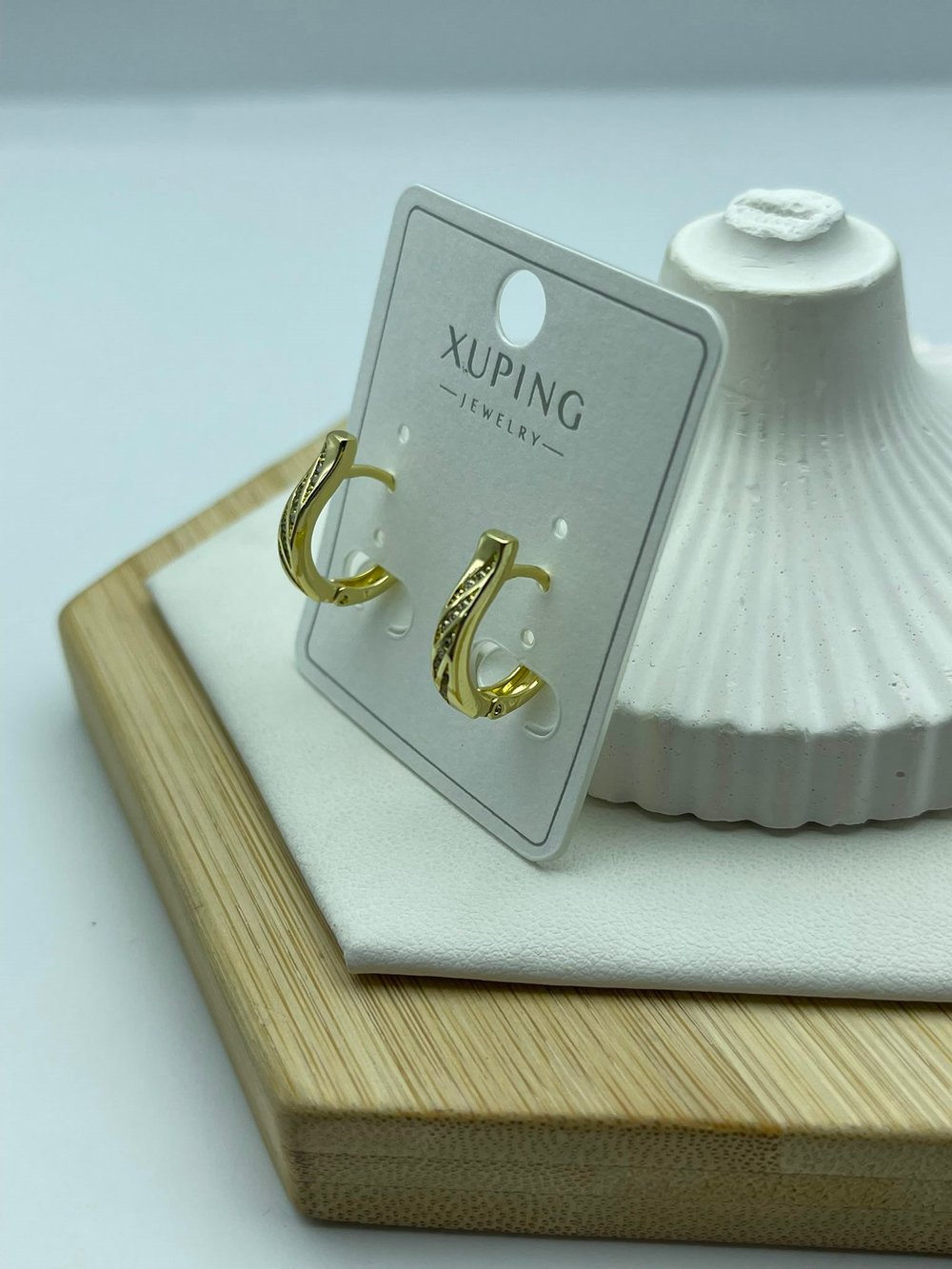 büküm model taşlı xuping gold küpe 26xpkp202