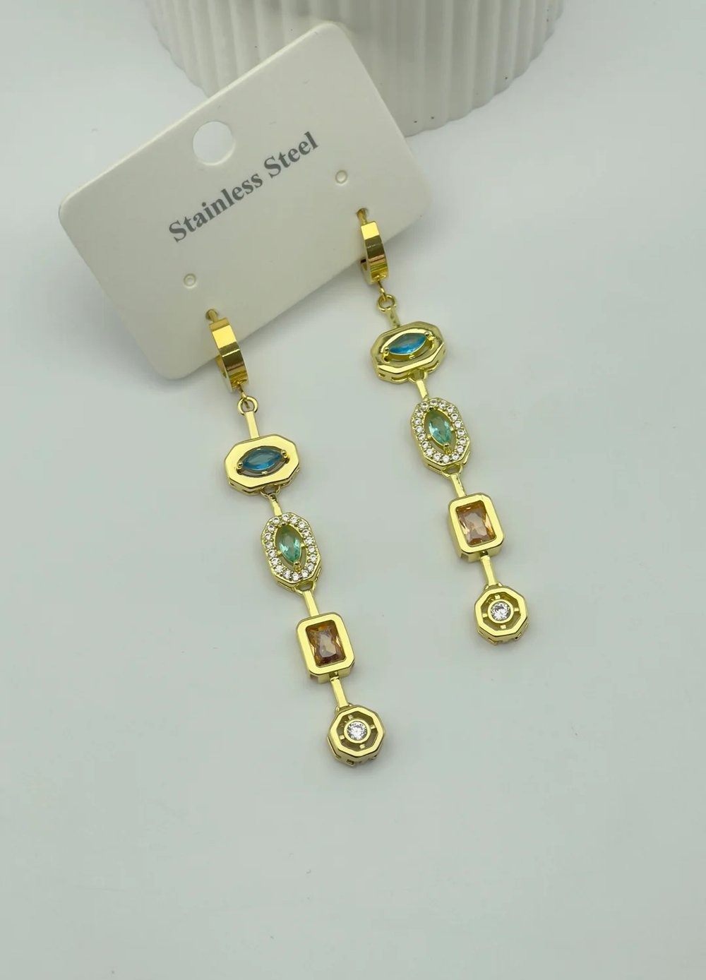Çelik Gold Renkli Taşlı Küpe 25-clk61