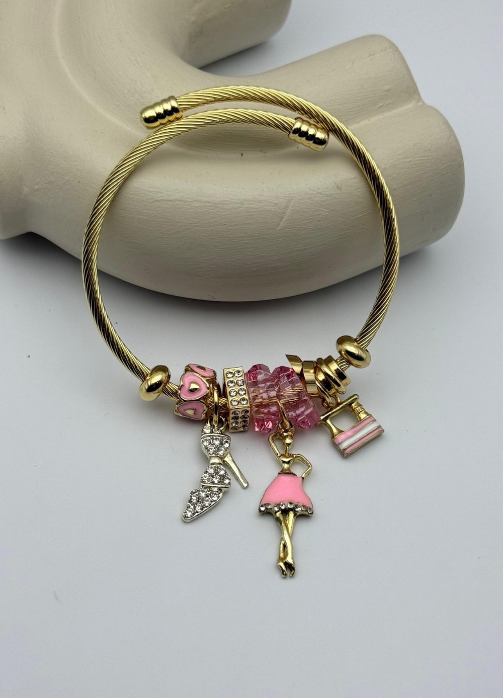 Çelik Gold Taşlı Topuklu Ayakkabı Kadın Figürlü Pembe Charmlı Pandora Bileklik - 26blk47
