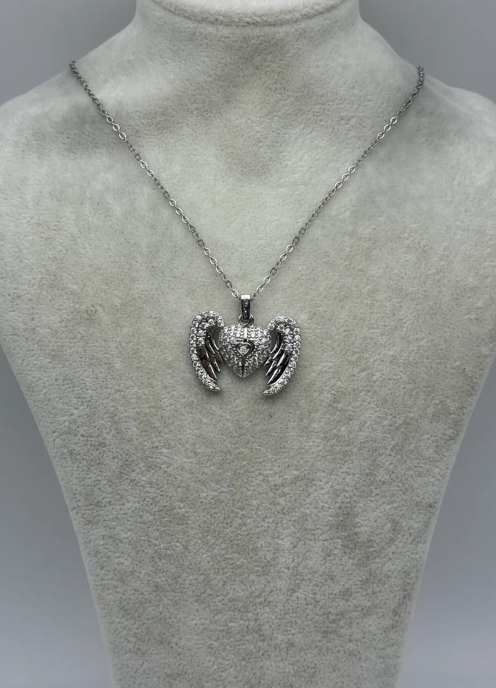 Çelik Silver Açılan Kalpli Kanatlı Kolye - 25-ctr402