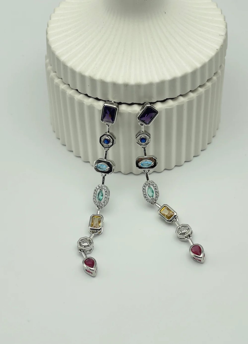Çelik Silver Renkli Taşlı Küpe 25-clk65