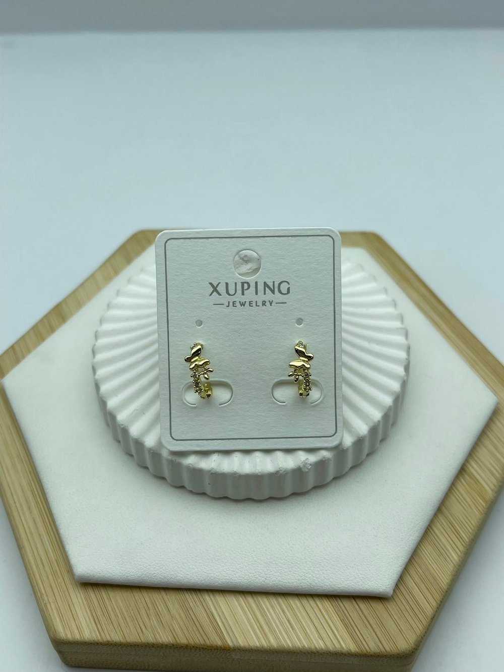 küçük kelebek desenli xuping gold küpe 26xpkp133