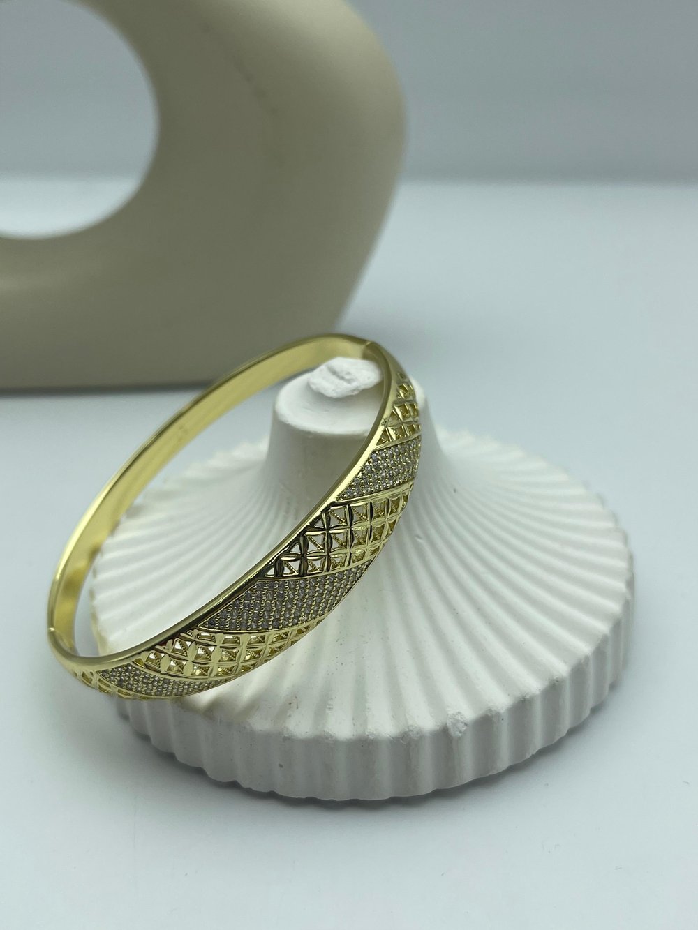 örgü model yarı taşlı xuping gold kelepçe 26xpke39