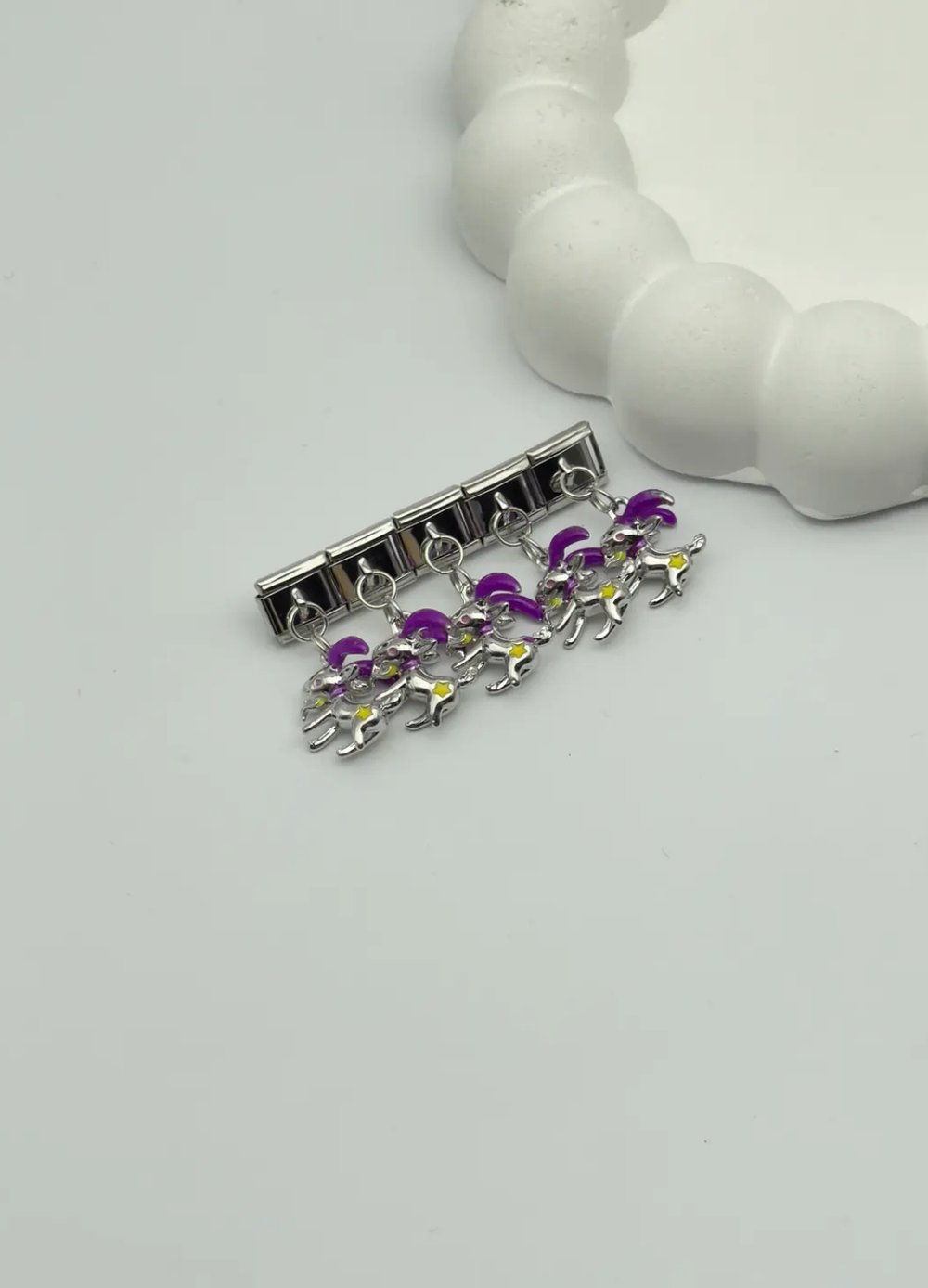 Sallantılı Nomi Charm