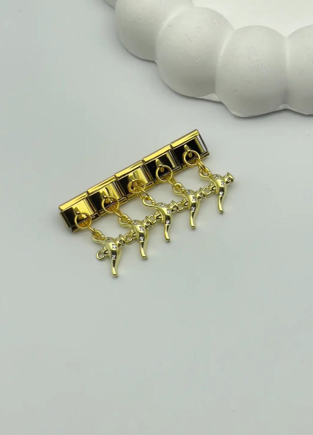 Sallantılı Nomi Charm