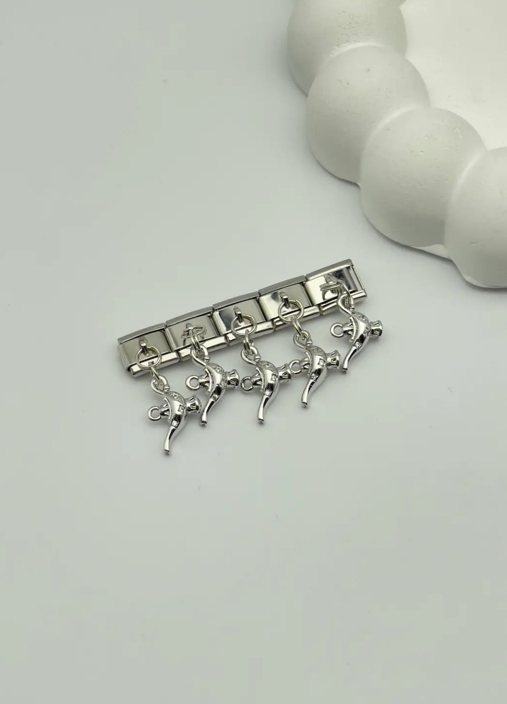 Sallantılı Nomi Charm