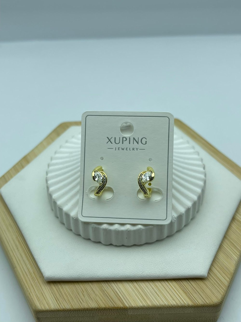 tek taşlı burgu xuping gold küpe 26xpkp197