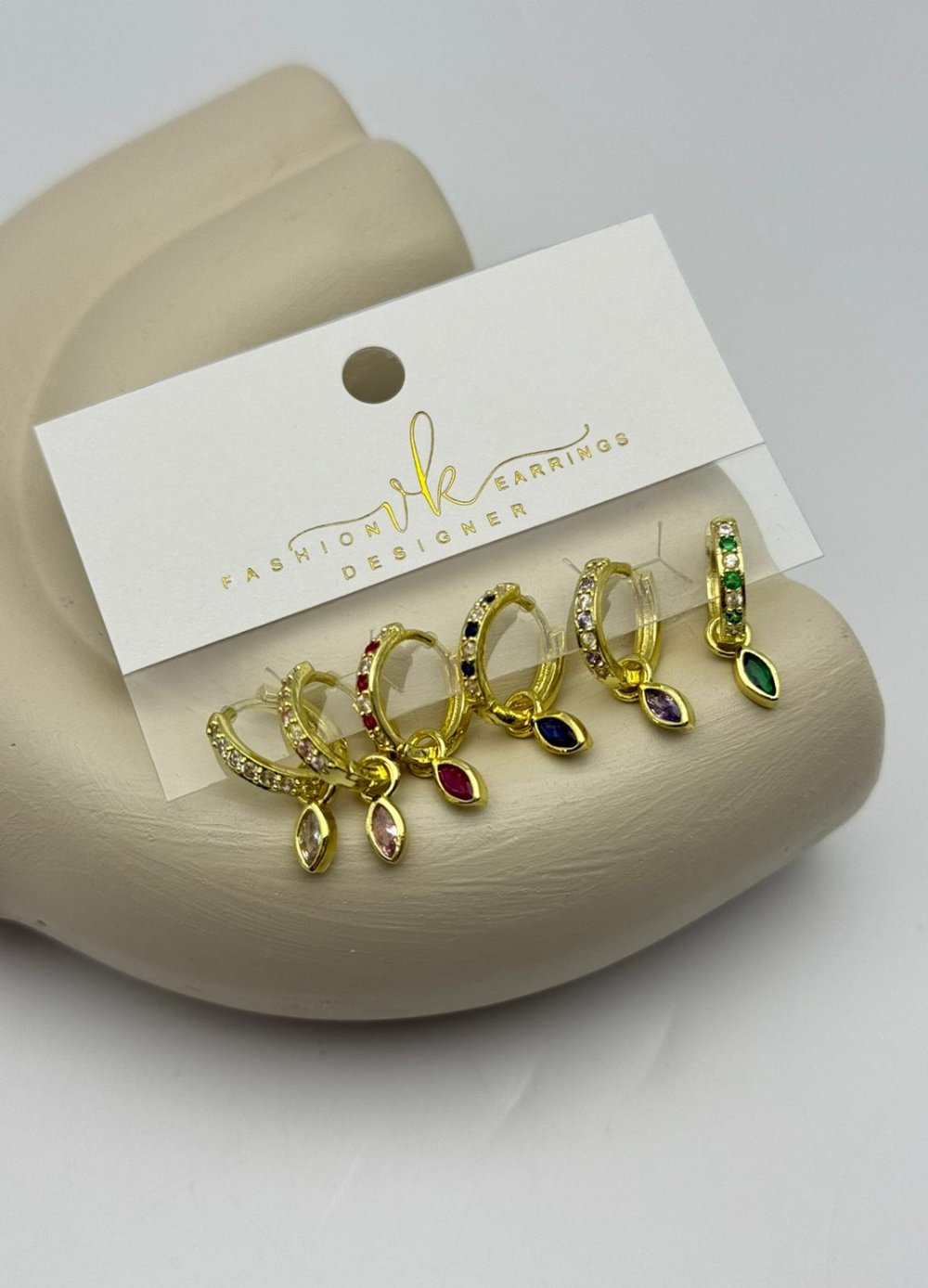 Vip Gold Renkli Taşlı Sallantılı 6'lı Küpe - 26vipkp70
