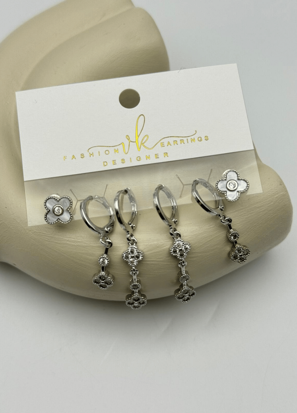Vip Silver Taşlı Yonca Sallantılı 6'lı Küpe - 26vipkp60