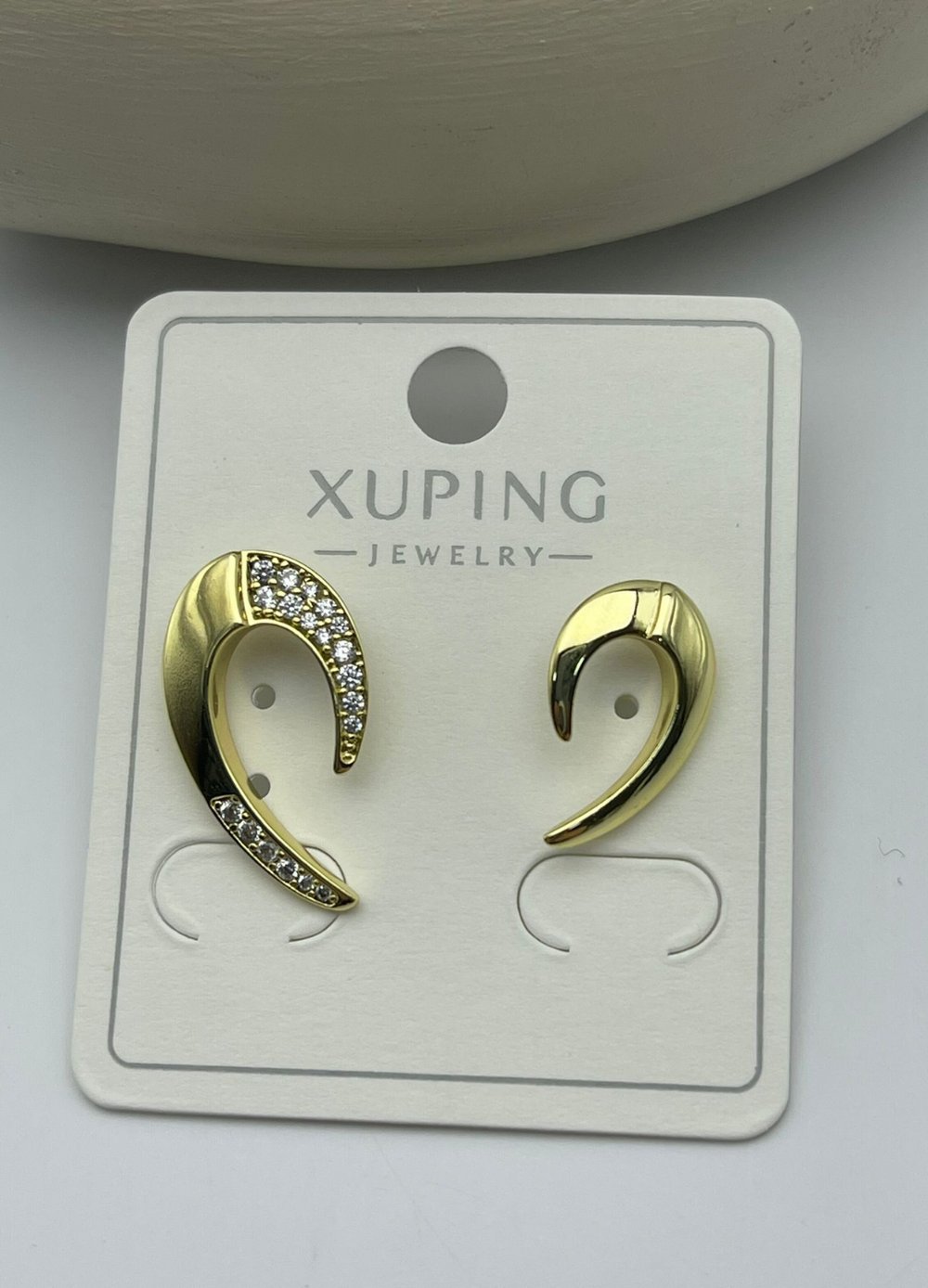 Xuping Gold Taşlı Yarım Kalp Küpe - 25xpkp349