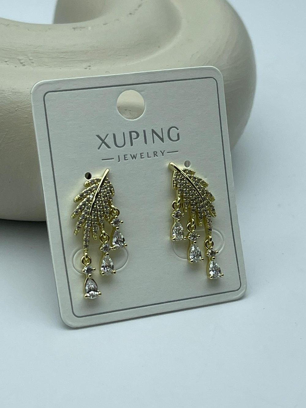 Xuping Taşlı Yapraklı Gold Çelik Küpe - 26xpkp53