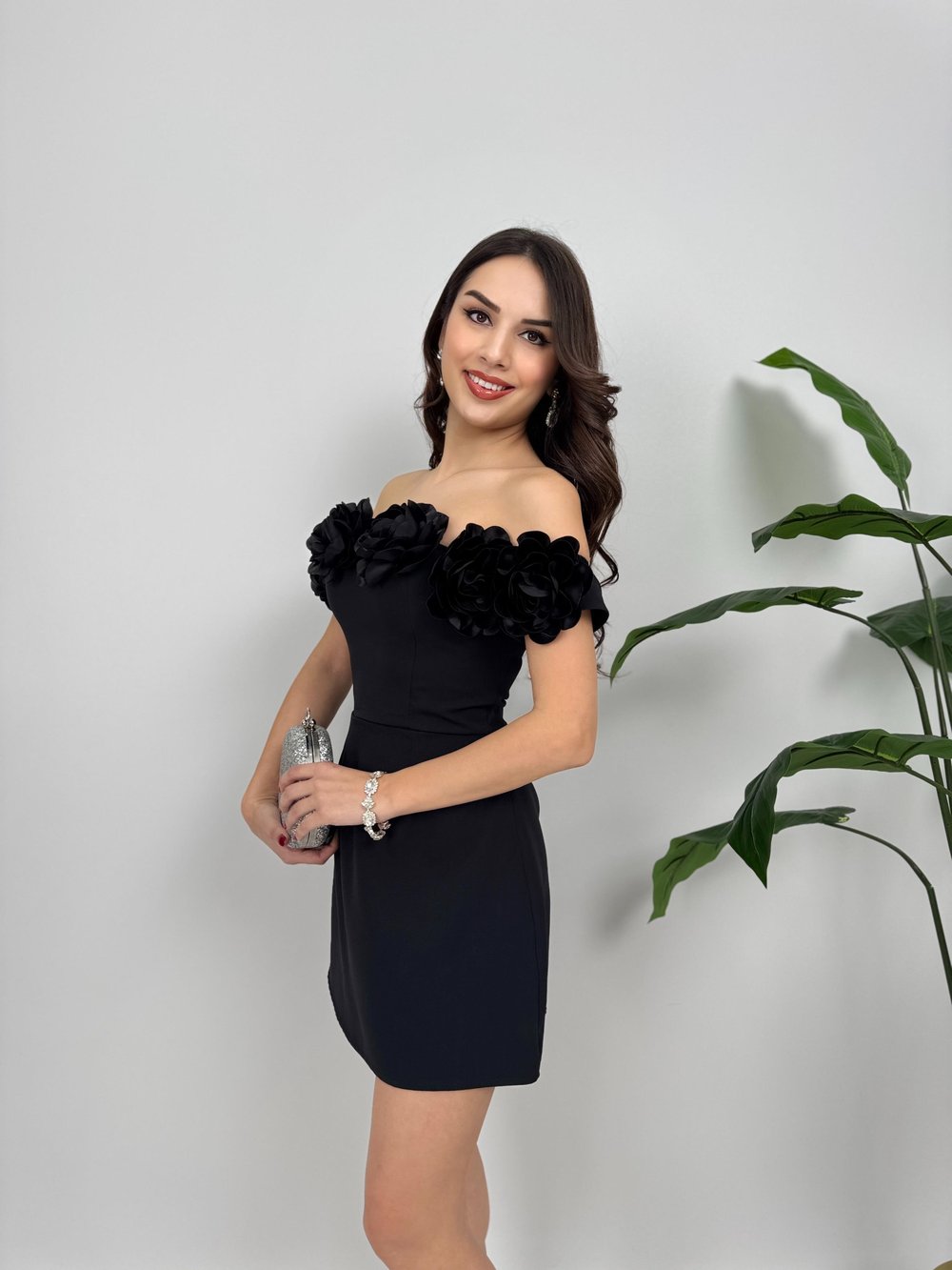 4022 STRAPLEZ YAKA GÜLLÜ MİNİ ELBİSE